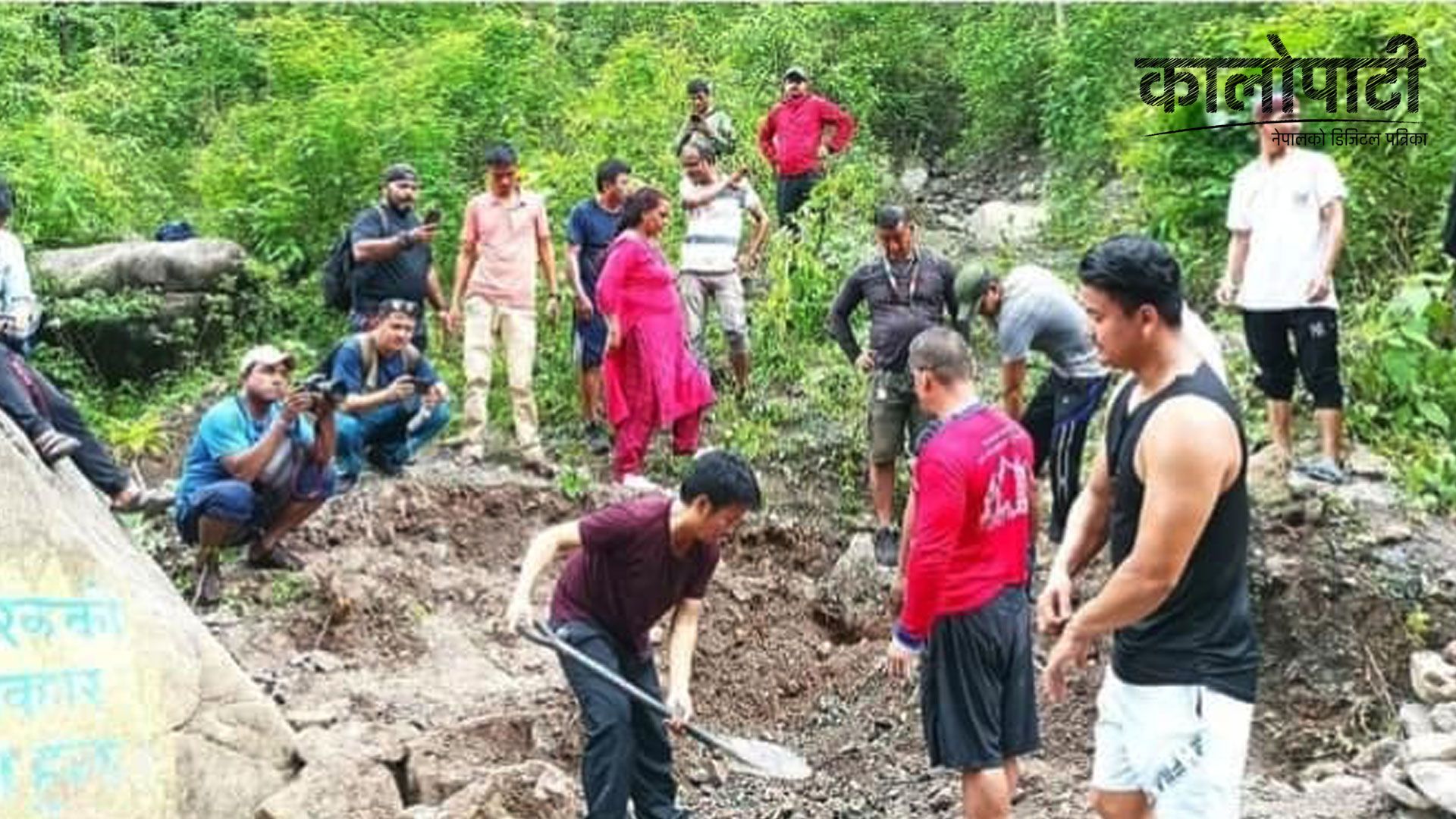 नगरप्रमुख साम्पाङको श्रमदान अभियान