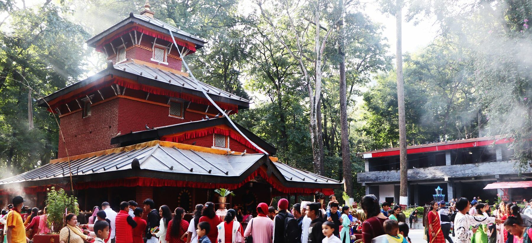 नवरात्रको पहिलो दिन : घरघरमा घटस्थापनासहित जमरा राखिँदै, देवी शैलपुत्रीको आह्वान गरी विधिपूर्वक पूजा